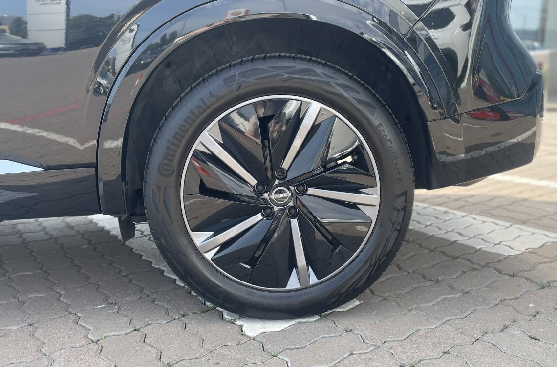 nissan picture