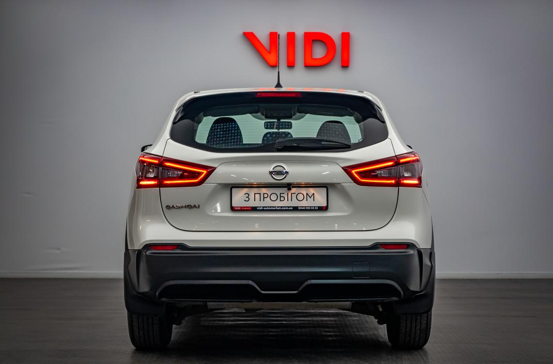 nissan picture