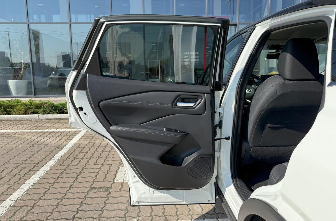nissan picture