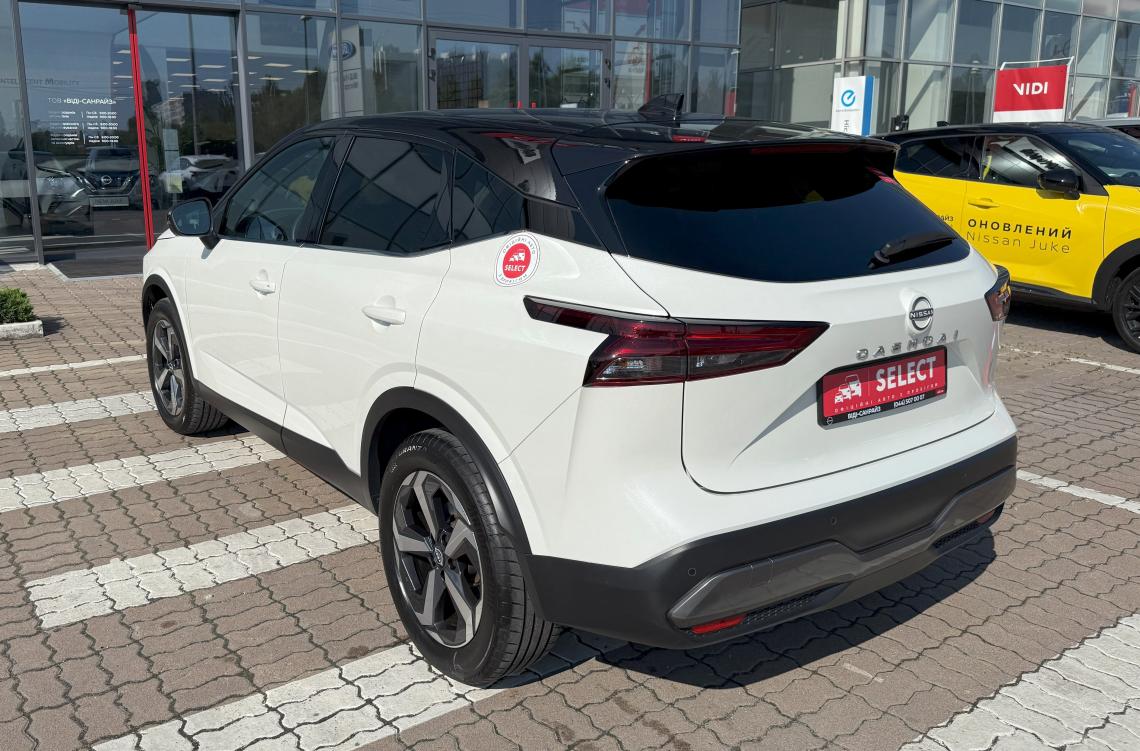 nissan picture