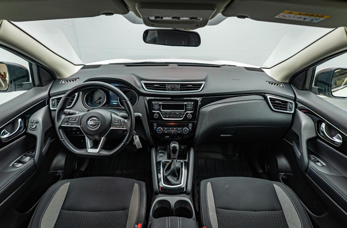 nissan picture
