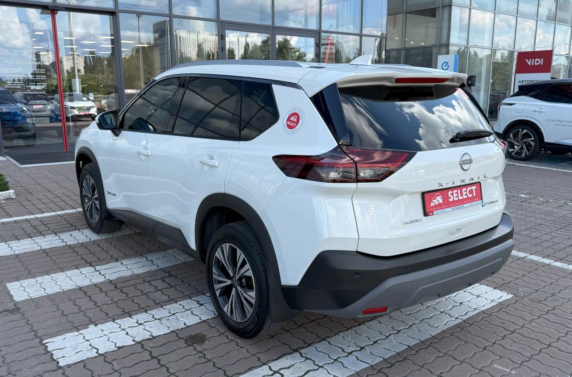 nissan picture
