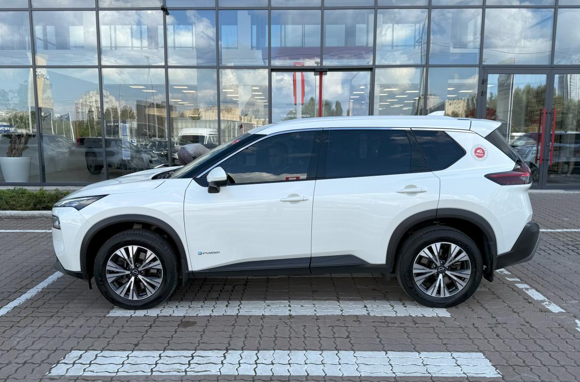 nissan picture