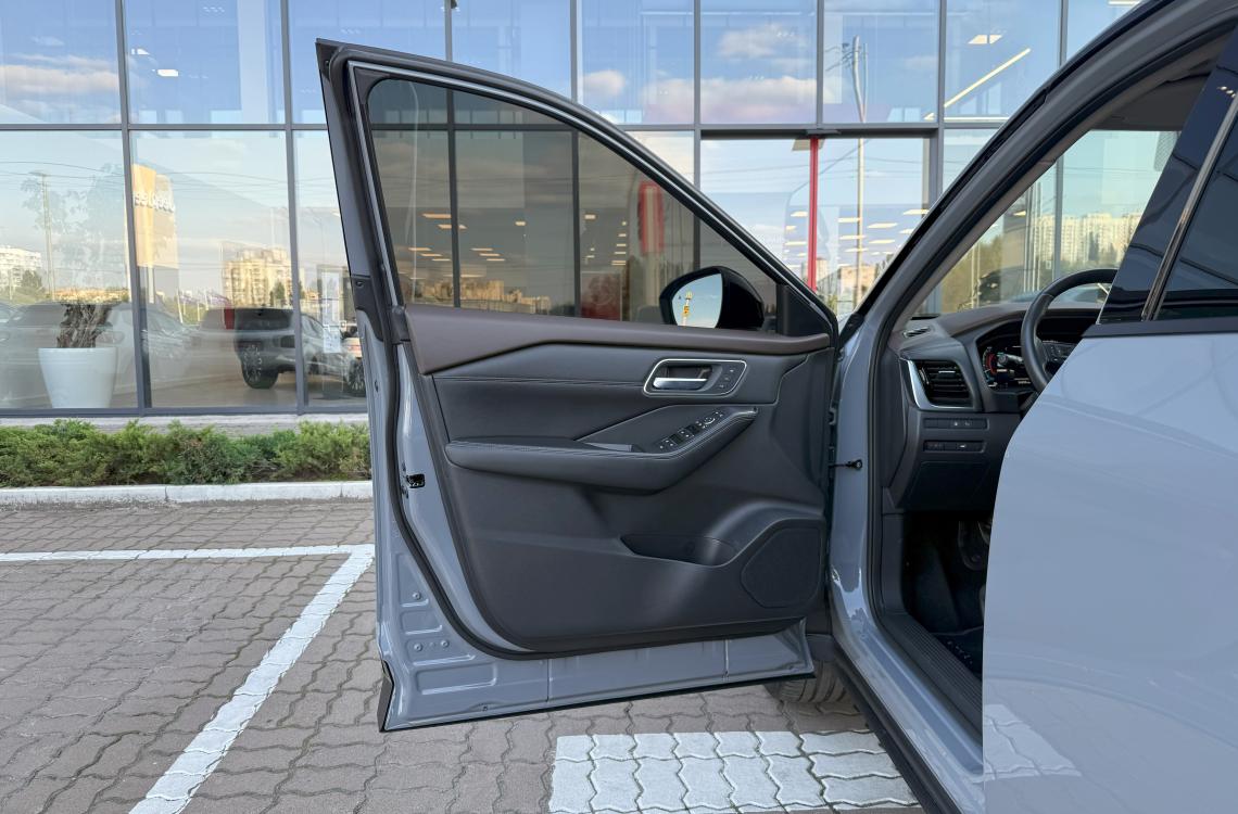 nissan picture