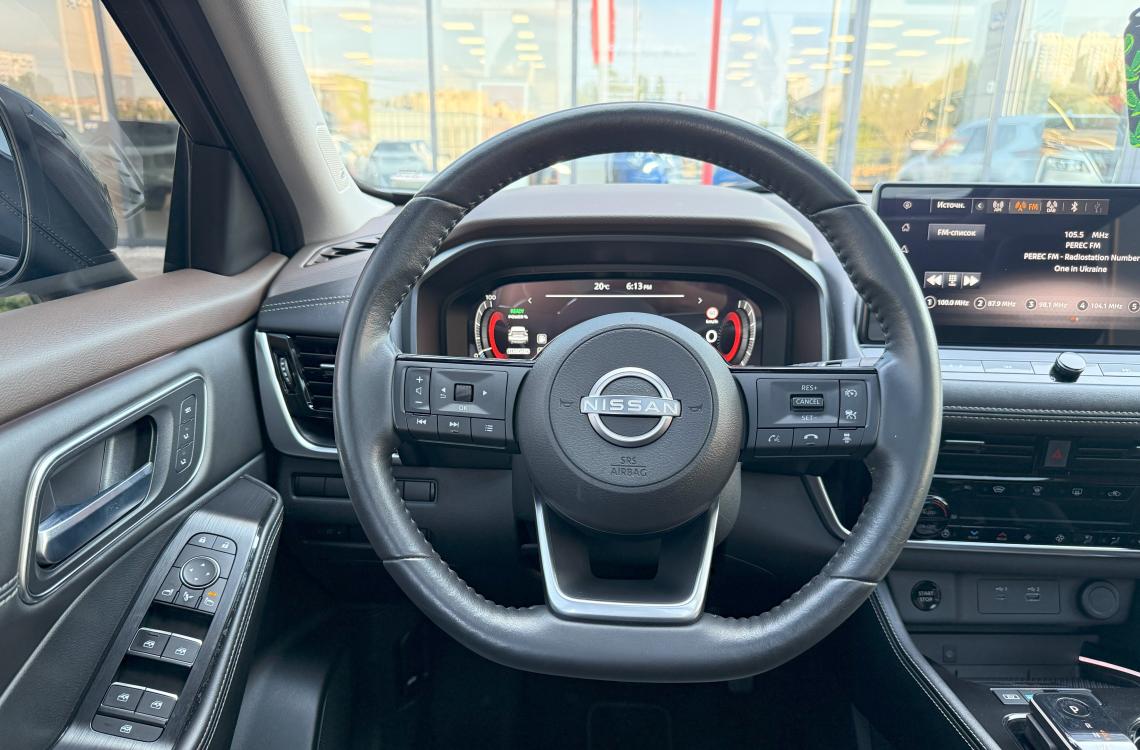 nissan picture