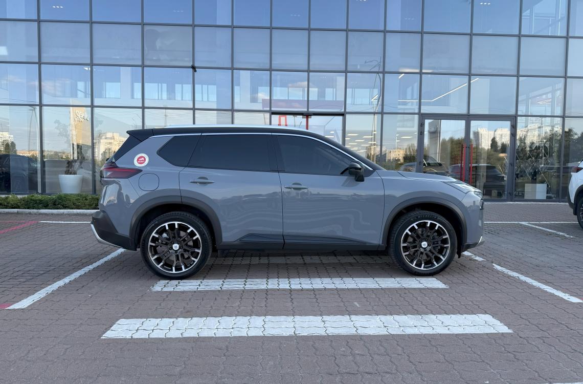 nissan picture