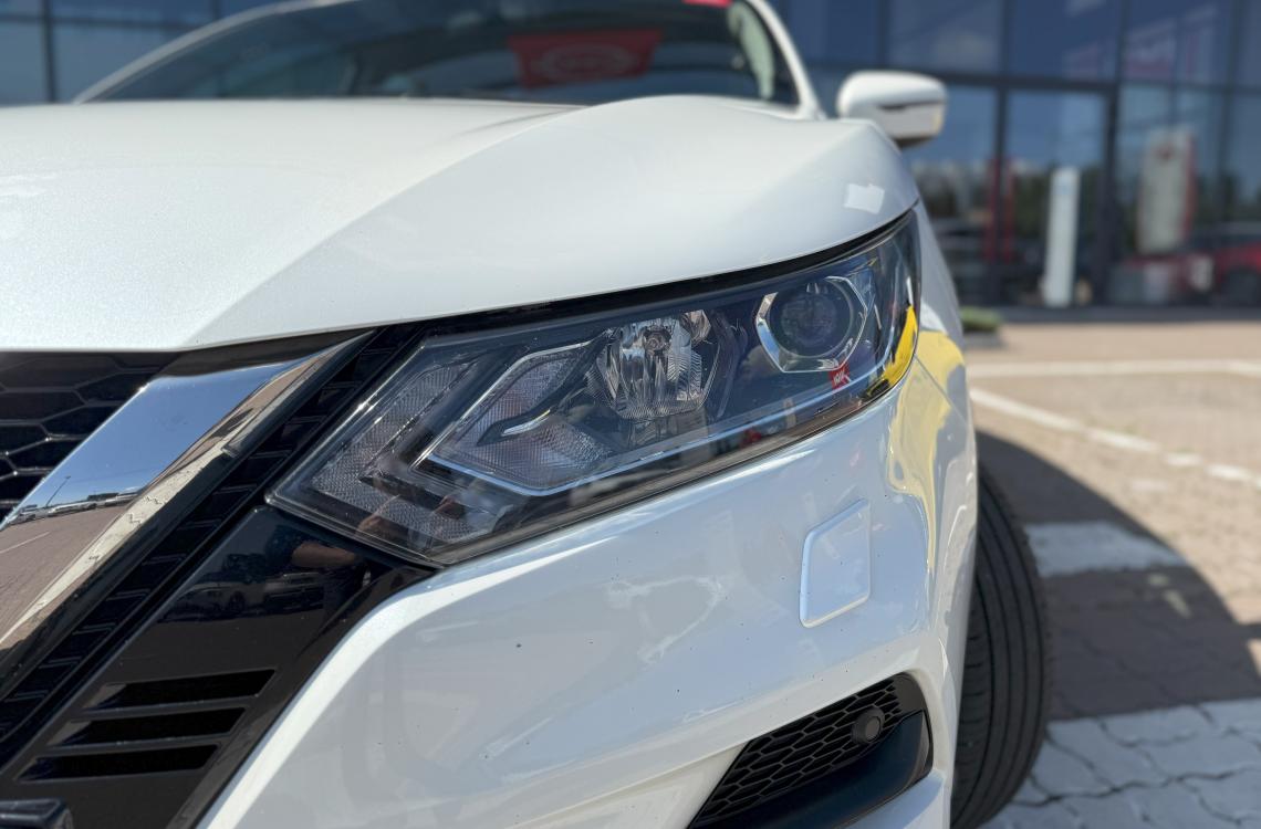 nissan picture