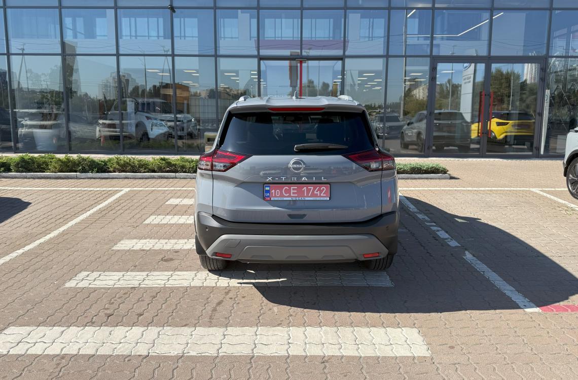 nissan picture
