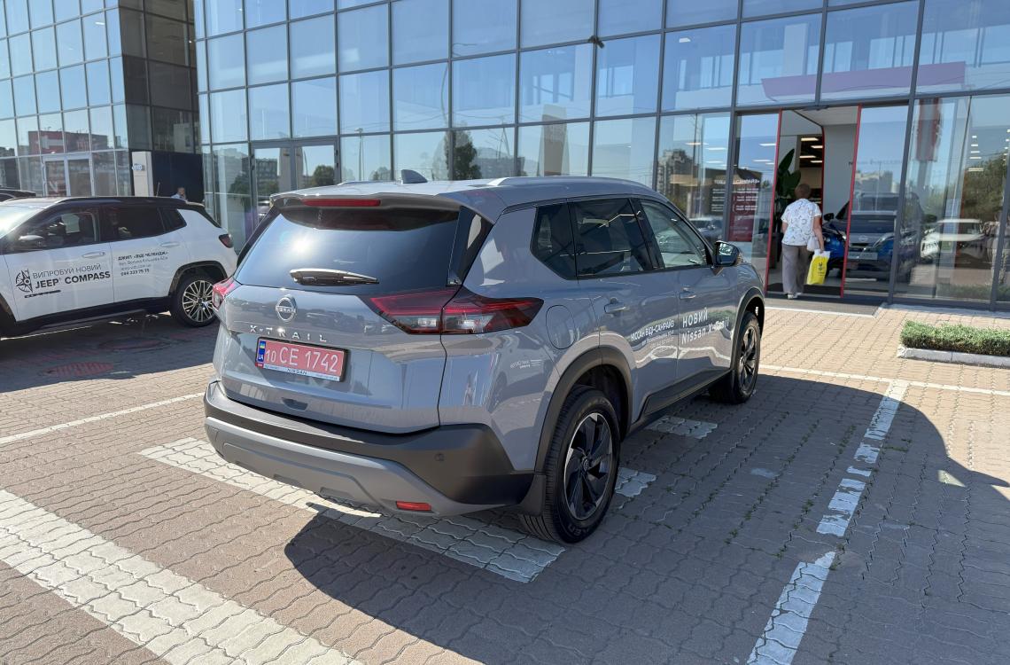 nissan picture