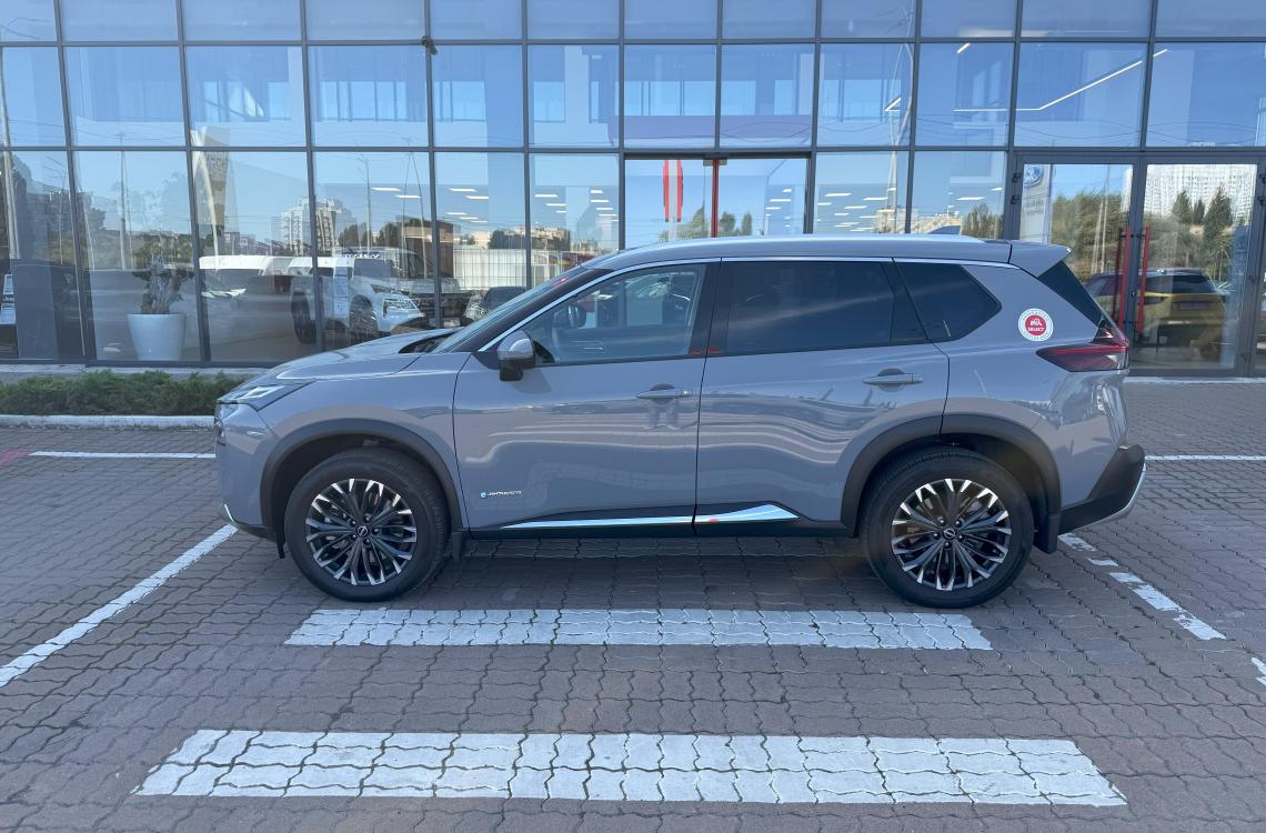 nissan picture