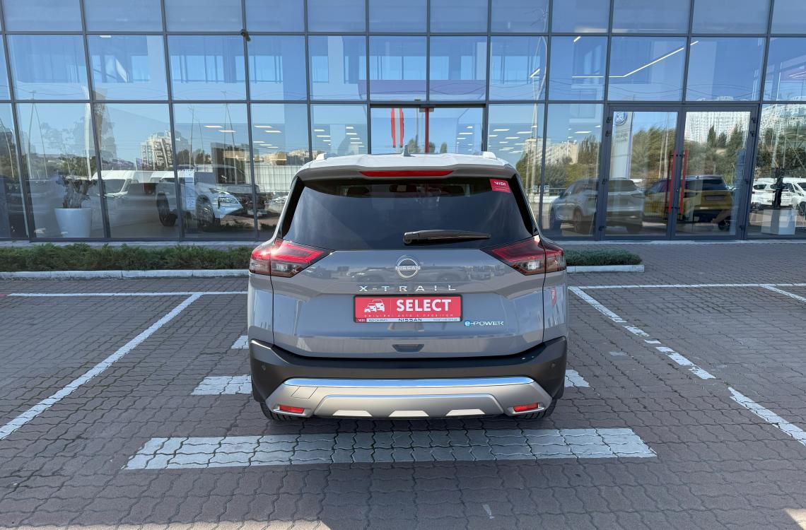 nissan picture