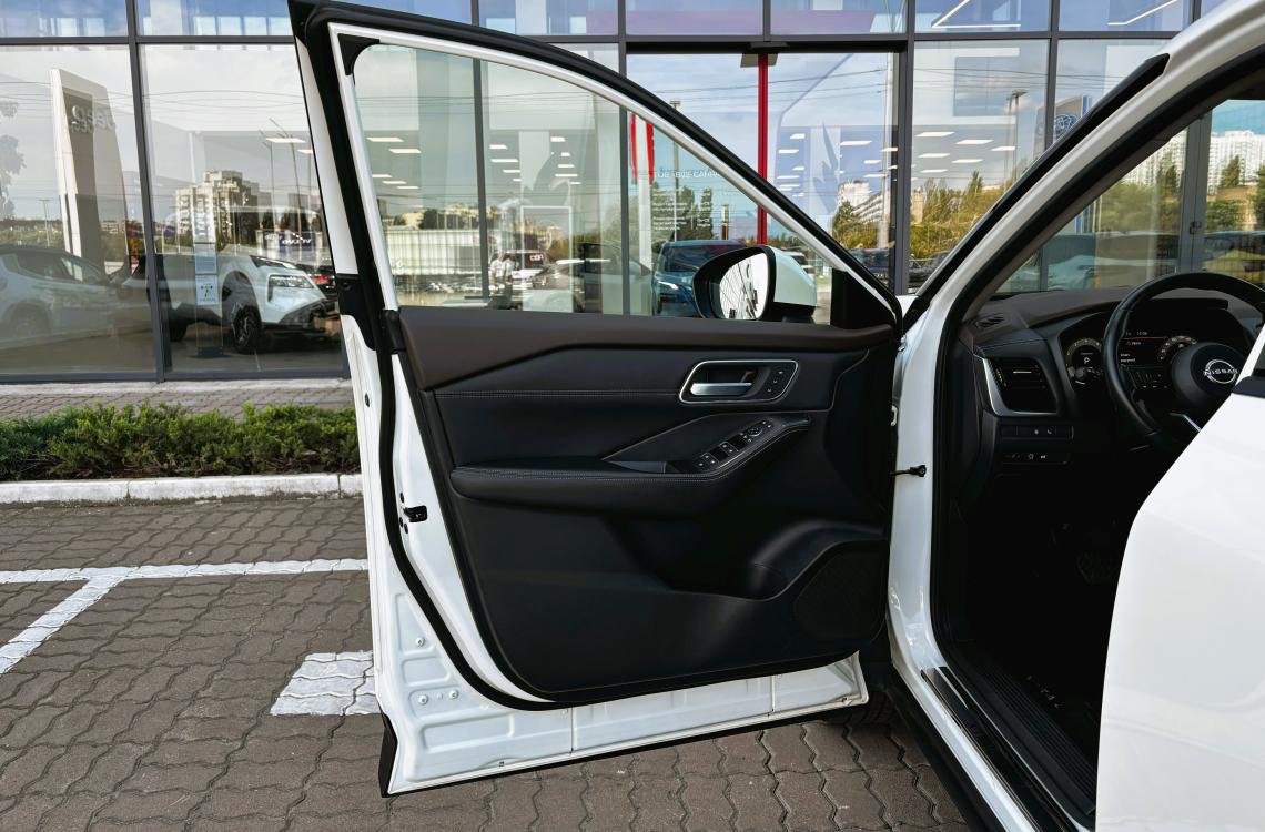 nissan picture