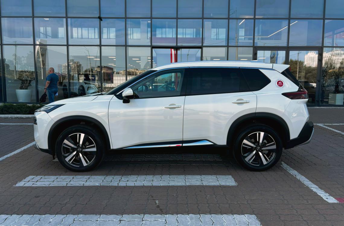 nissan picture