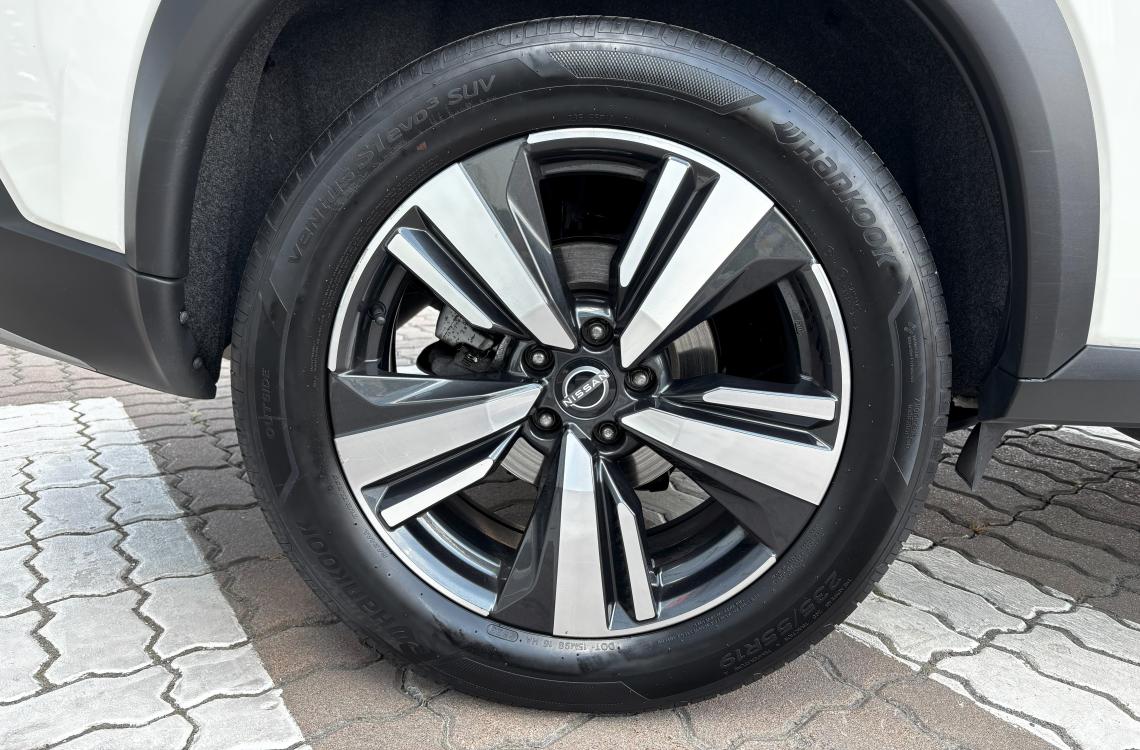 nissan picture