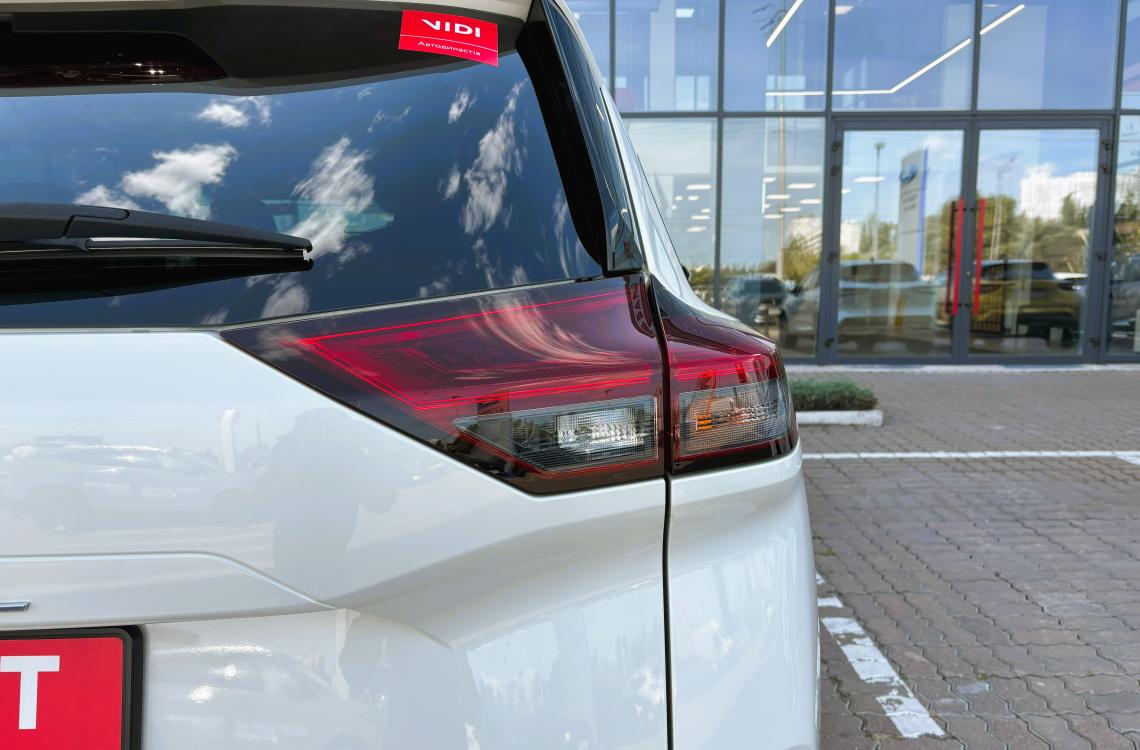 nissan picture
